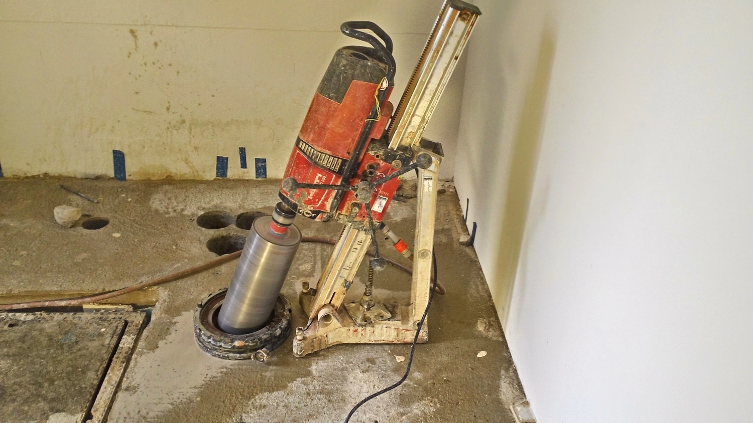 bauTec alexm  — Kernbohrungen — Ingenried bei Schongau — Dunstabzugsbohrung